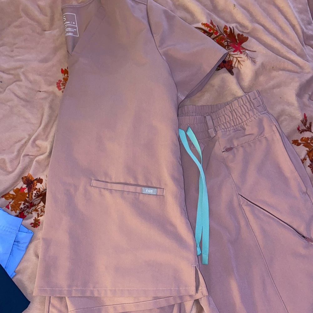 Mauve Womens Figs